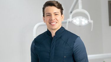El Dr. Jean Carlos Reyes, odontólogo y especialista en Armonización Orofacial.&nbsp;