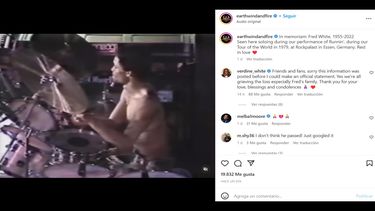 El baterista Fred White, uno de los primeros miembros de la banda estadounidense Earth, Wind & Fire.