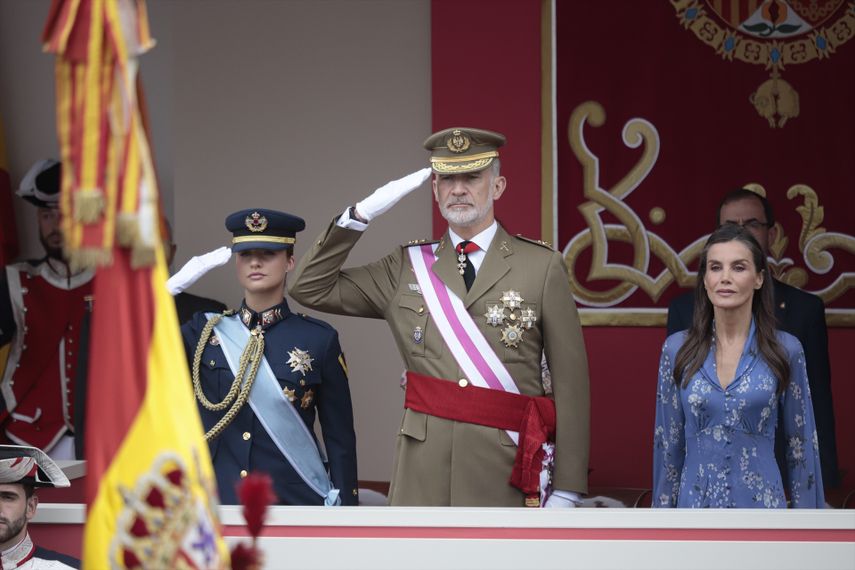 Los Reyes Felipe VI y Letizia y la Princesa Leonor presiden desde la tribuna de honor el acto central conmemorativo del Día de las Fuerzas Armadas, a 30 de mayo de 2026, en Vigo, Pontevedra, Galicia (España).