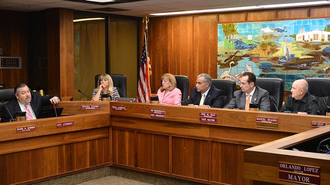 La Comisión votó seis a uno para llevar a cabo la apelación contra el fallo judicial. (ÁLVARO MATA)