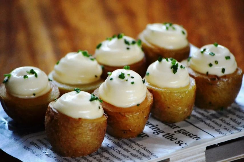Aperitivos. La popularidad de los aperitivos comenz&oacute; a extenderse desde el siglo XVIII.