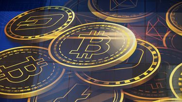 Un anuncio de la criptomoneda Bitcoin en un edificio.
