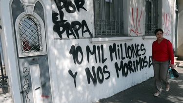 Al menos cuatro&nbsp;ataques&nbsp;contra templos católicos fueron perpetrados esta madrugada en distintos puntos de Santiago