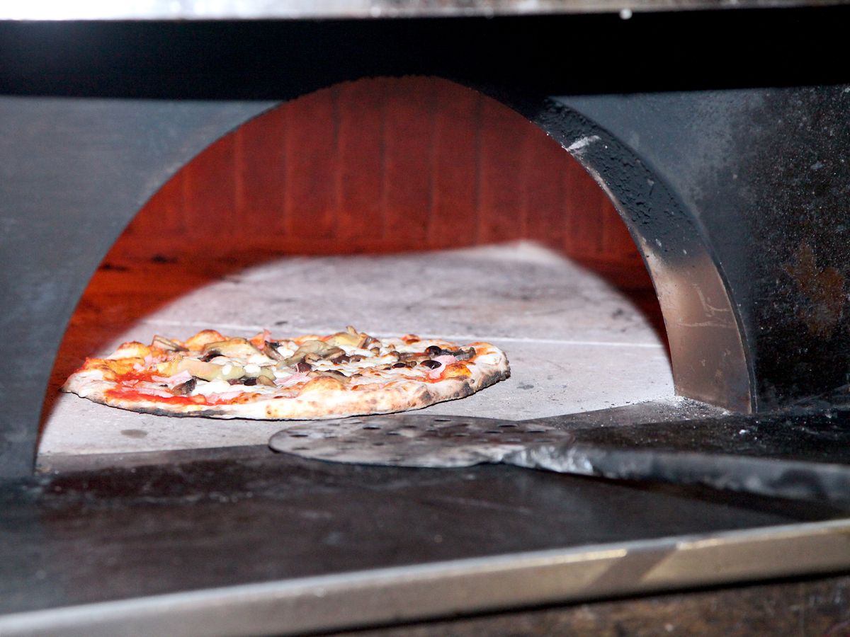 Restaurante La Piazzetta celebra la comida italiana en Miami con un happy  hour