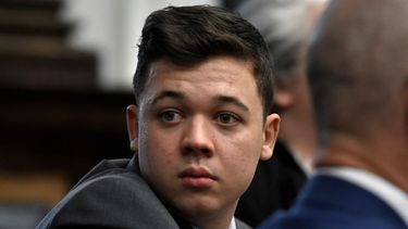 El joven Kyle Rittenhouse durante una sesión del juicio.