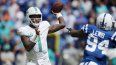 Tua Tagovailoa, número 1 de los Dolphins de Miami, lanza un pase contra los Colts de Indianápolis durante el tercer cuarto del partido en el Lucas Oil Stadium, el 7 de septiembre de 2025, en Indianápolis, Indiana. 
