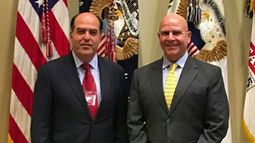 Ambos están de acuerdo de que existe la necesidad imperiosa de poner fin a la crisis de forma rápida y pacífica, añadió la Casa Blanca.&nbsp;