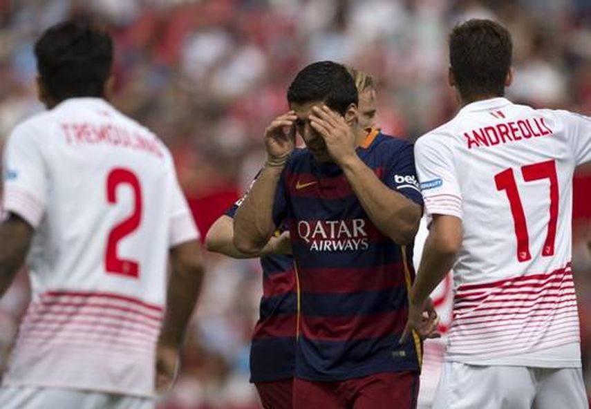 Suarez no pudo aprovechar las ocasiones de gol. (REUTERS)