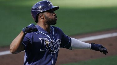 Cubano Arozarena destaca con el madero en Grandes Ligas