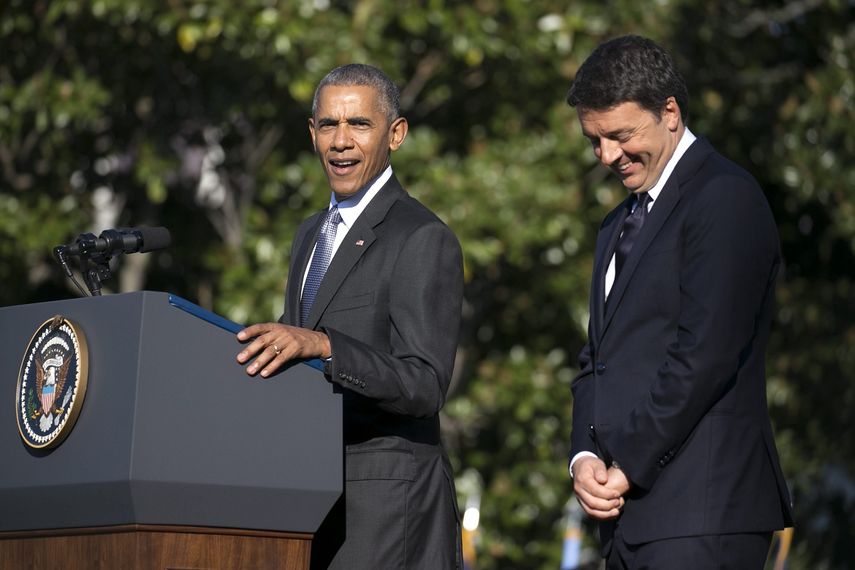 Durante una conferencia de prensa conjunta con el primer ministro italiano Matteo Renzi, en la Casa Blanca, Obama subrayó que no existen precedentes en la historia política moderna de un candidato a la Presidencia tratando de desacreditar elecciones ant