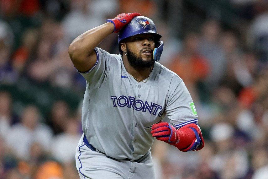 Vladimir Guerrero Jr., de los Azulejos de Toronto, corre a primera base en la sexta entrada de un juego contra los Astros de Houston.