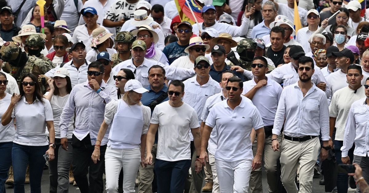 Corte de Ecuador suspende referendo de Noboa para instalar constituyente