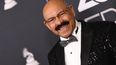 El músico venezolano Oscar D´Leon llega a la gala de Persona del Año de la Academia Latina de la Grabación 2021, en honor al músico, actor y activista panameño Ruben Blades, en el Michelob Ultra Arena de Mandalay Bay en Las Vegas, Nevada, el 17 de noviembre de 2021.