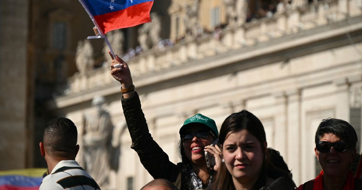 Diáspora venezolana hace retroceder a Roy Chaderton en el Vaticano