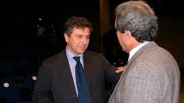 Samaranch Jr con el periodista Miguel Hernández en el Museo Olímpico de Lausana, en lo que sería su primera actividad oficial como miembro del COI, tres dias después de ser elegido el 16 de julio de 2001 en Moscú.