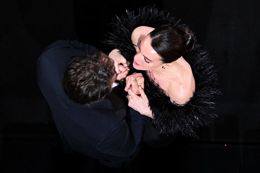 Los actores Javier Barden y Victoria Luengo, protagonistas de El ser querido, tras el estreno en Cannes de la película.&nbsp;