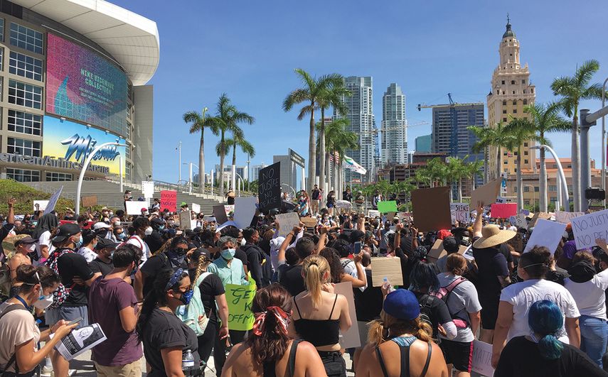 Vista parcial de protesta en Miami, mayo 2020.