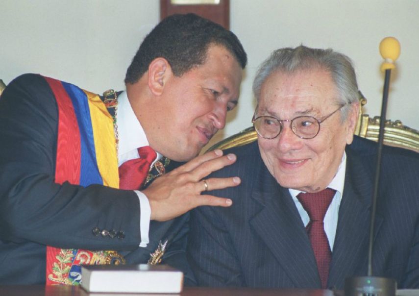 Miquilena fue el primer alto funcionario del gobierno del fallecido presidente Hugo Chávez, antes de ser acusado por la Fiscalía General de la República y juzgado por hechos de corrupción