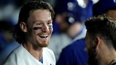 Foto del campocorto de los Reales de Kansas City, Bobby Witt Jr., celebrando con sus compañeros tras batear un grand slam en el encuentro ante los Marineros de Seattle.&nbsp;