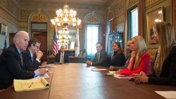 NOTICIA DE VENEZUELA  - Página 50 Joe-biden-reunido-el-12feb15-opositores-venezolanos-encabezados-lilian-tintori