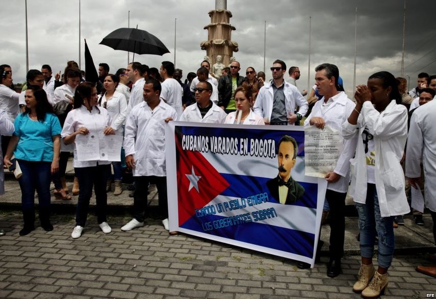 Los médicos han realizado varias manifestaciones en las últimas semanas para recordar que al abandonar la misión a la que fueron enviados por La Habana, buscan libertad.&nbsp;