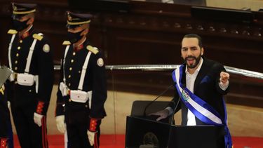 El presidente salvadoreño Nayib Bukele pronuncia su discurso anual a la nación ante el Congreso en San Salvador, El Salvador.&nbsp;