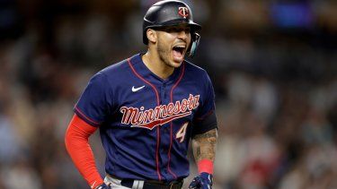 Carlos Correa, de los Mellizos de Minnesota, reacciona después de conectar un cuadrangular de dos carreras en contra de los Yanquis de Nueva York, durante la octava entrada del juego de béisbol, el jueves 8 de septiembre de 2022.