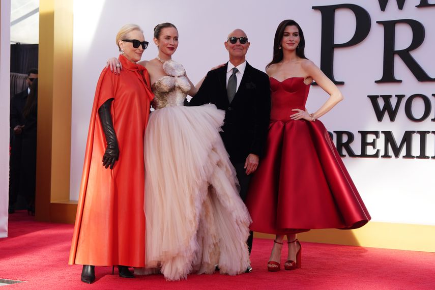 Los actores Meryl Streep, Emily Blunt, Stanley Tucci y Anne Hathaway posan durante el estreno de la icónica película El diablo viste de Prada 2 este lunes, en el Lincoln Center de Nueva York (EE.UU.).