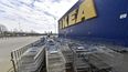 Varios carritos frente a una tienda IKEA en Duisburg, Alemania, el jueves 19 de marzo de 2020.&nbsp;