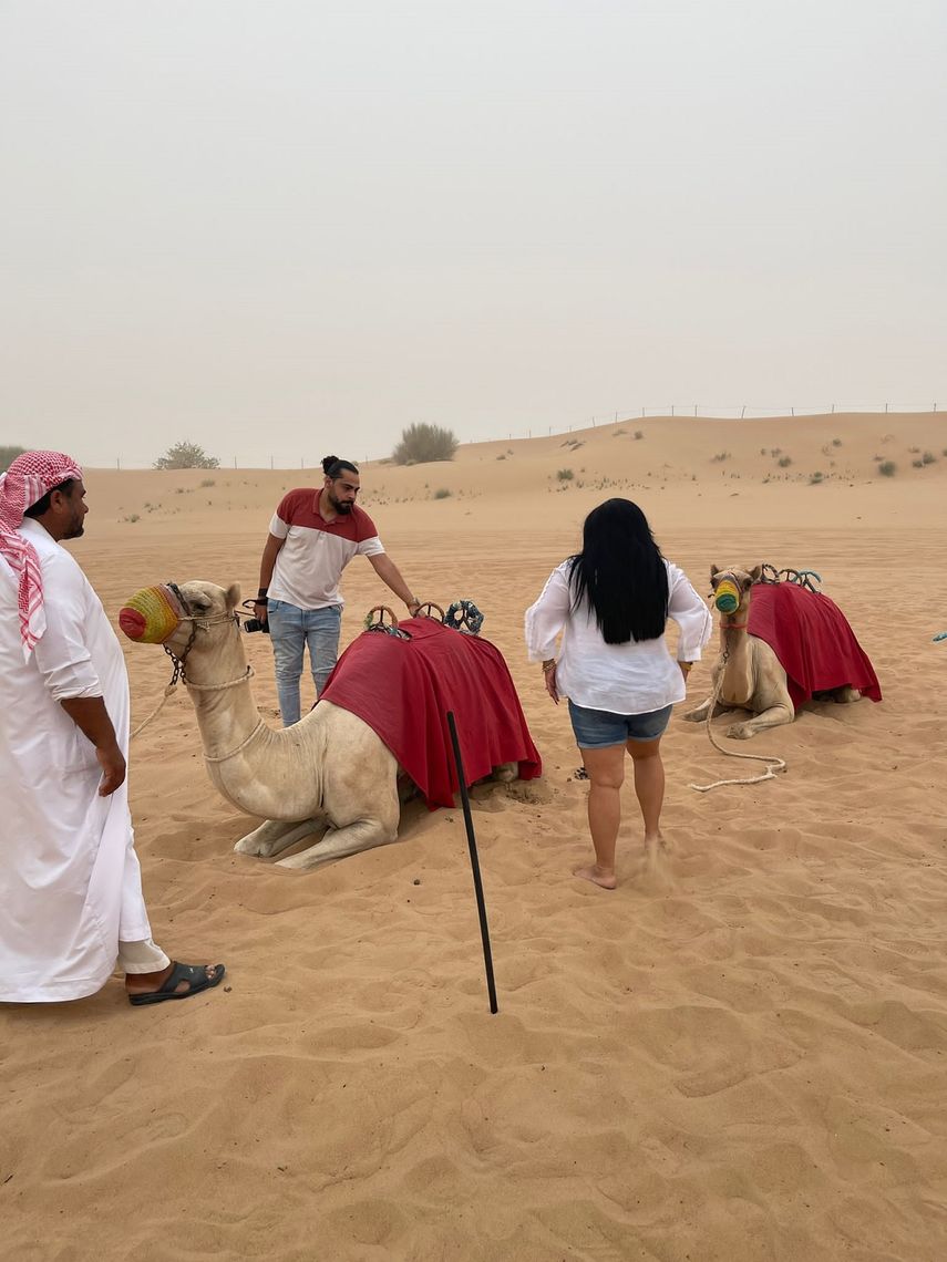 Pasear a camello es uno de los principales atractivos de conocer el desierto.&nbsp;