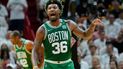 Marcus Smart, base de los Celtics de Boston, festeja en el segundo partido de la final de la Conferencia Este de la NBA, ante el Heat de Miami