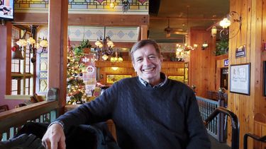 La foto de 2021 provista por la familia muestra a Doug Olson en Bend, Oregon. En 2010, los médicos trataron la leucemia de Olson con una terapia genética que trasformaba sus propias células sanguíneas en exterminadoras del cáncer. Una década después, no hay señal de cáncer en su organismo.&nbsp;