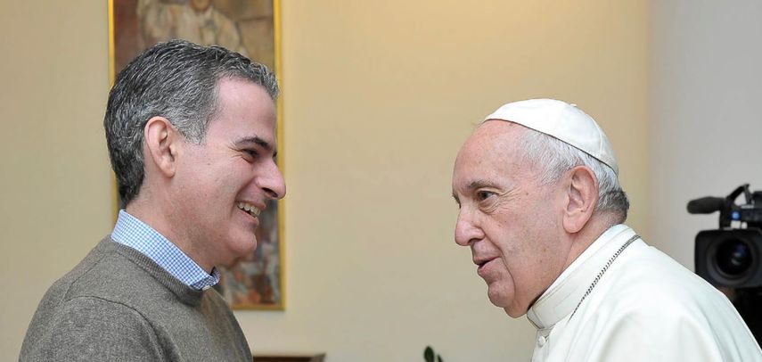 El Papa Francisco recibe al teólogo Rafael Luciani, durante el primer año de su pontificado, en 2013.