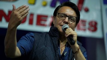 El excandidato presidencial Fernando Villavicencio en su intervención en un acto de campaña en un colegio minutos antes de su asesinato, al salir del recinto educativo en Quito, Ecuador, el miércoles 9 de agosto de 2023