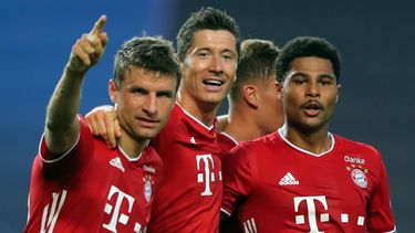 El Bayern Múnich funcionó como un reloj, con un Gnabry decisivo (18 y 33) y un Robert Lewandowski que por fin marcó en Lisboa, de cabeza en el 88.