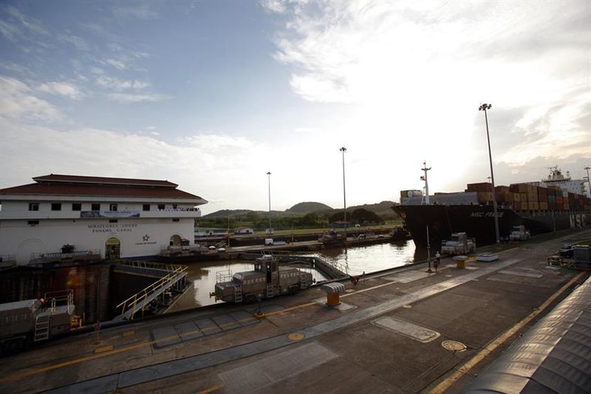 El Canal de Panamá atiende principalmente la ruta Asia-Costa Este de EE.UU. y el Golfo, que representa alrededor del 35 % de su negocio. El principal usuario de la vía, con casi el 70 % de lo que va y viene, es EEUU, y le sigue China (EFE)