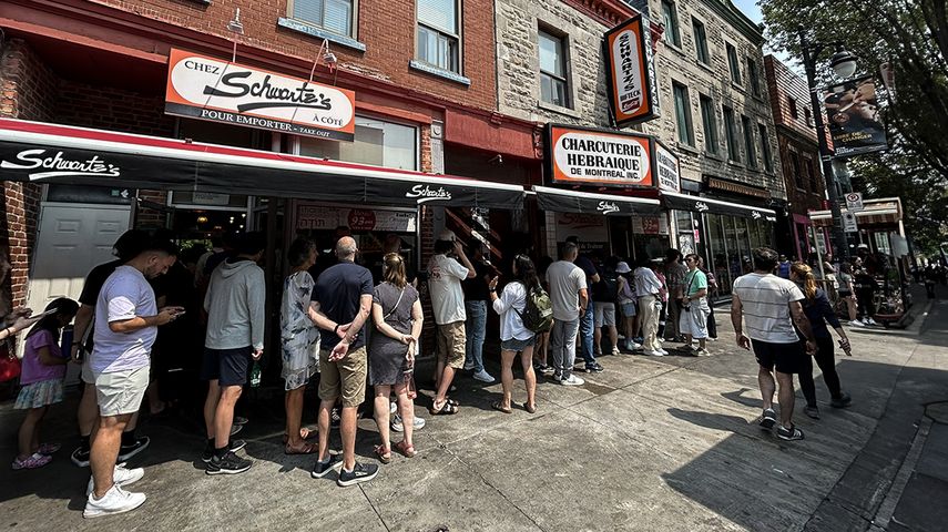 Schwartzs, Montreal.