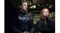 Chris Evans y Scarlett Johansson en una escena de Captain America. (AP)