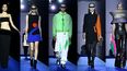 Esta combinación de imágenes creada el 4 de marzo de 2024 muestra modelos que presentan creaciones de Pierre Cardin para la colección Prêt-à-porter femenino Otoño-Invierno 2024/2025 como parte de la Semana de la Moda de París, en París, el 4 de marzo de 2024.