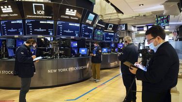 Agentes de la Bolsa de Nueva York en un día de sesiones.