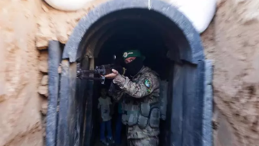 Una muestra de armas y túneles del brazo armado de Hamás, las Brigadas Ezzeldín al Qassam, en el centro de la Franja de Gaza