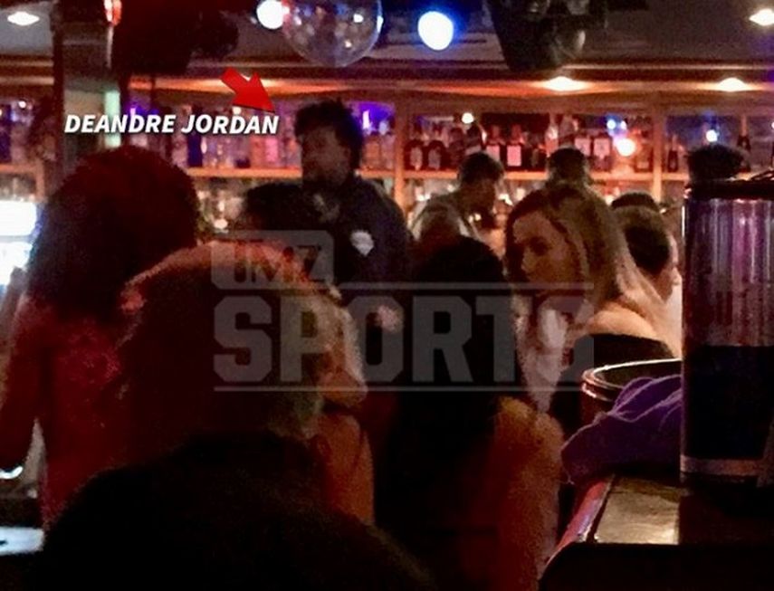 Deandre Jordan, DeMarcus Cousins y DeMar DeRozan fueron algunos de los jugadores que visitaron el local. (TMZ.COM)