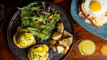 Opciones en el menú que ofrece Cooper 29 Bar para la hora del brunch.&nbsp;