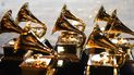 En esta foto de archivo tomada el 28 de enero de 2018, los trofeos de los Grammy se encuentran en la sala de prensa durante la 60 entrega anual de los premios en Nueva York. Beyoncé lidera el grupo de nominados en la edición 2023.