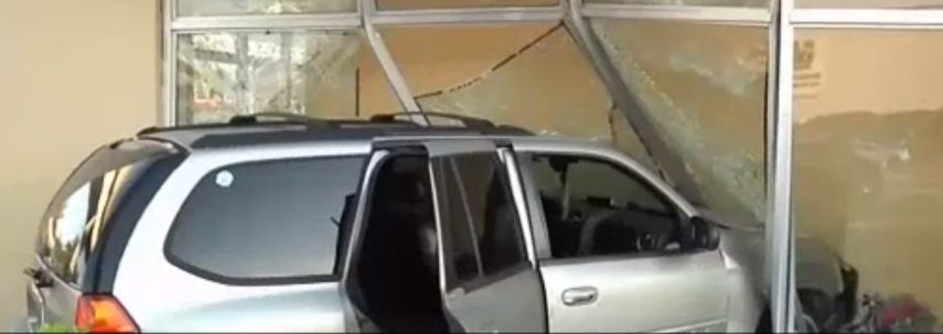 Nadie resultó lesionado en el choque.