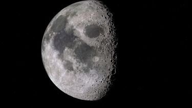 Escombros sobrantes de la Tierra sembraron de cráteres la Luna