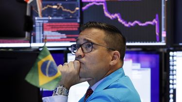 El especialista Paul Cosentino en la Bolsa de Valores de Nueva York, el lunes 5 de agosto de 2019.