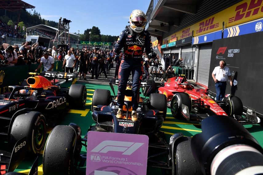 El neerlandés Max Verstappen celebra el triunfo en Spa-Francorchamps de Fórmula 1