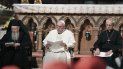 En esta foto del 20 de septiembre del 2016, el papa Francisco, al centro, flanqueado por el patriarca ortodoxo de Constantinopla Bartolomeo I, izquierda; y el arzobispo de Canterbury Justin Welby, oran juntos dentro de la Basílica de San Francisco en Asís, Italia. En esta foto del 20 de septiembre del 2016, el papa Francisco, al centro, flanqueado por el patriarca ortodoxo de Constantinopla Bartolomeo I, izquierda; y el arzobispo de Canterbury Justin Welby, oran juntos dentro de la Basílica de San Francisco en Asís, Italia.