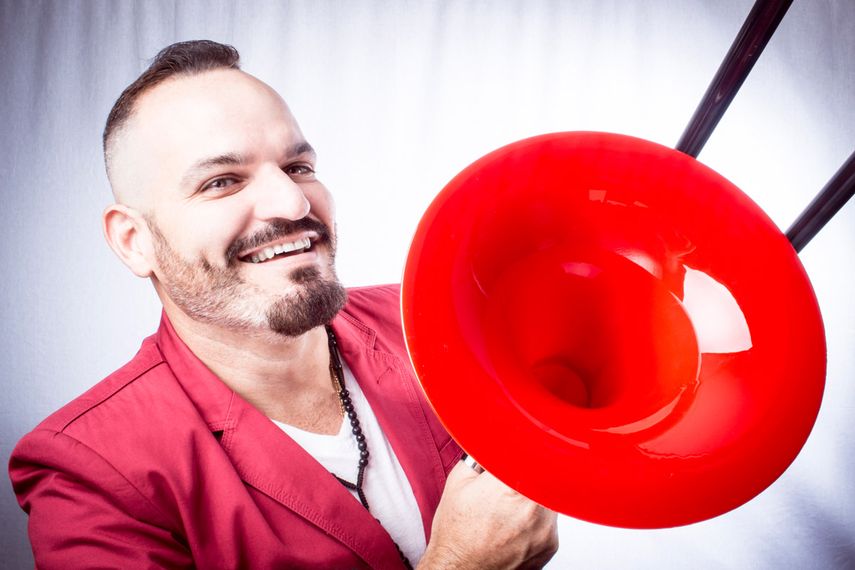 Braily Ramos está convencido de que su trombón le ha traído suerte porque nació del amor (J.J.BLANCO) 